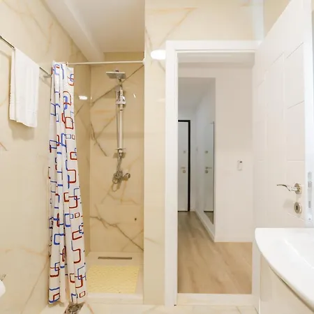 Miku Apartment-adorable At Bllok Area Apartment Tirana