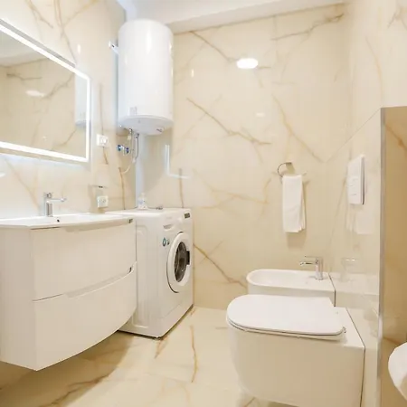 Miku Apartment-adorable At Bllok Area Apartment